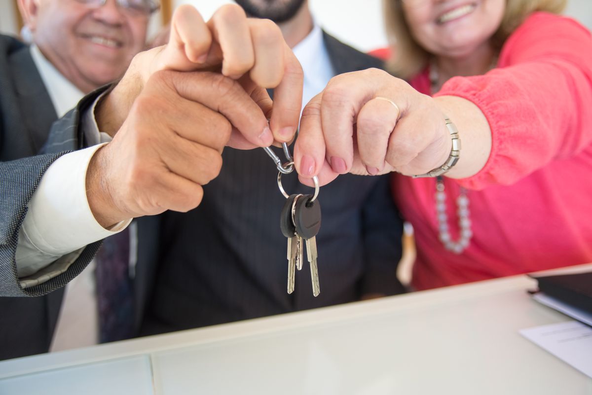 AI Lead Qualification in Real Estate: Why Brokers Need Filters, Not Volume cover image